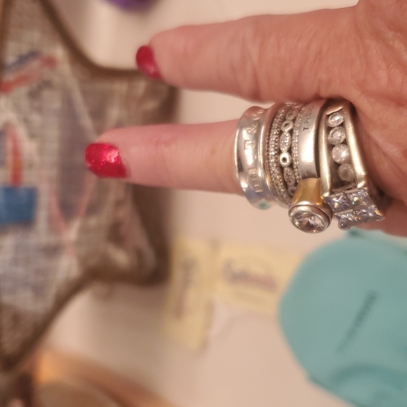 Tiffany new  concave  gorgeous round ring never used packed away bag away boxed - Picture 8 of 9